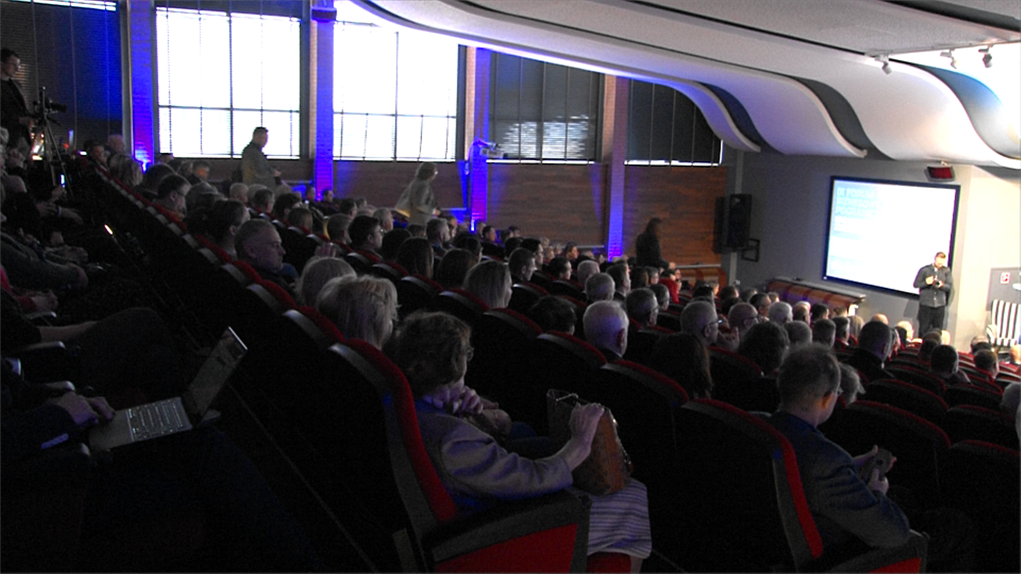 Blisko 600 osób przybyło na IX Forum Biznesowe Pogranicza 39 IX Forum Biznesowe Pogranicza 2025008