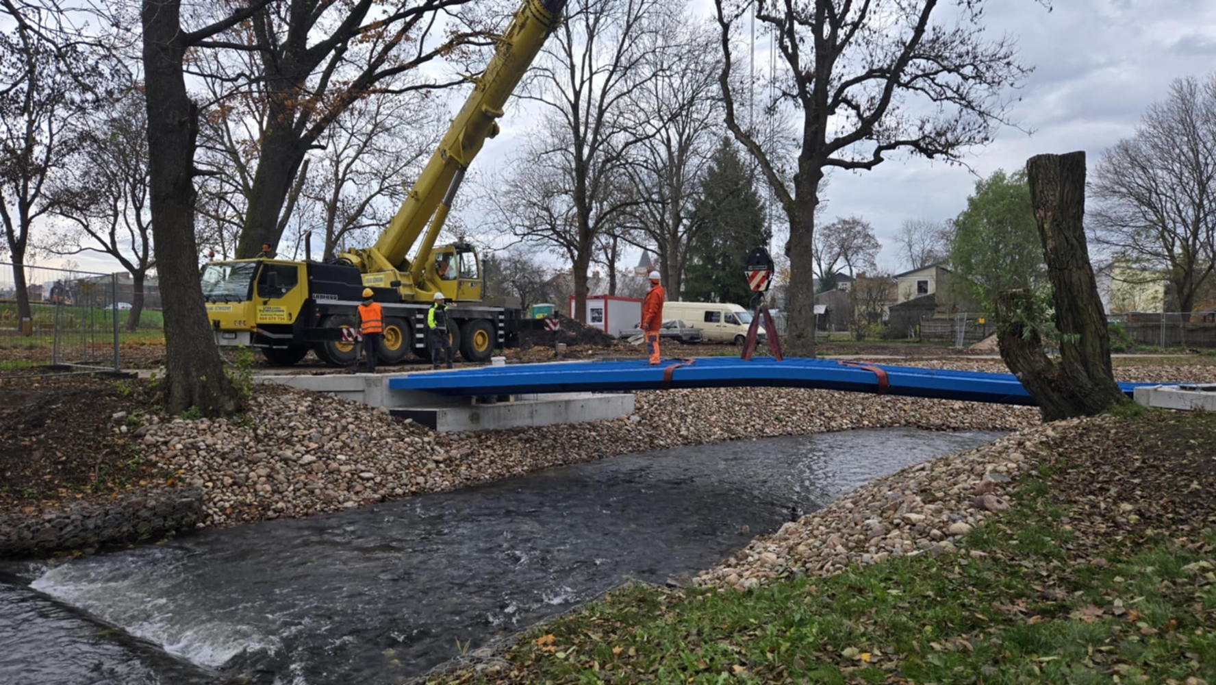 Kładka nad Czarną Hańczą nabiera kształtów 4 Kladka nad Czarna Hancza 10d1d227 97ac 4e58 9f25 b47414acb583