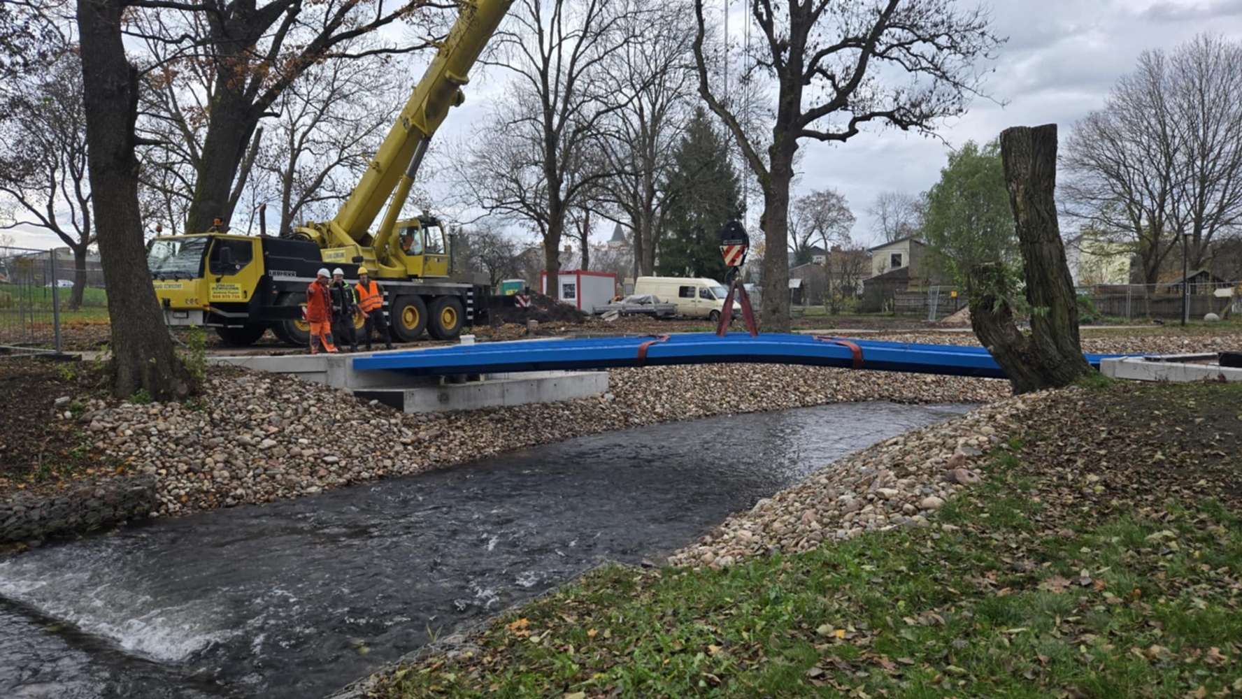 Kładka nad Czarną Hańczą nabiera kształtów 7 Kladka nad Czarna Hancza 405f6a5f ce84 4e62 876f 321e6152dec7