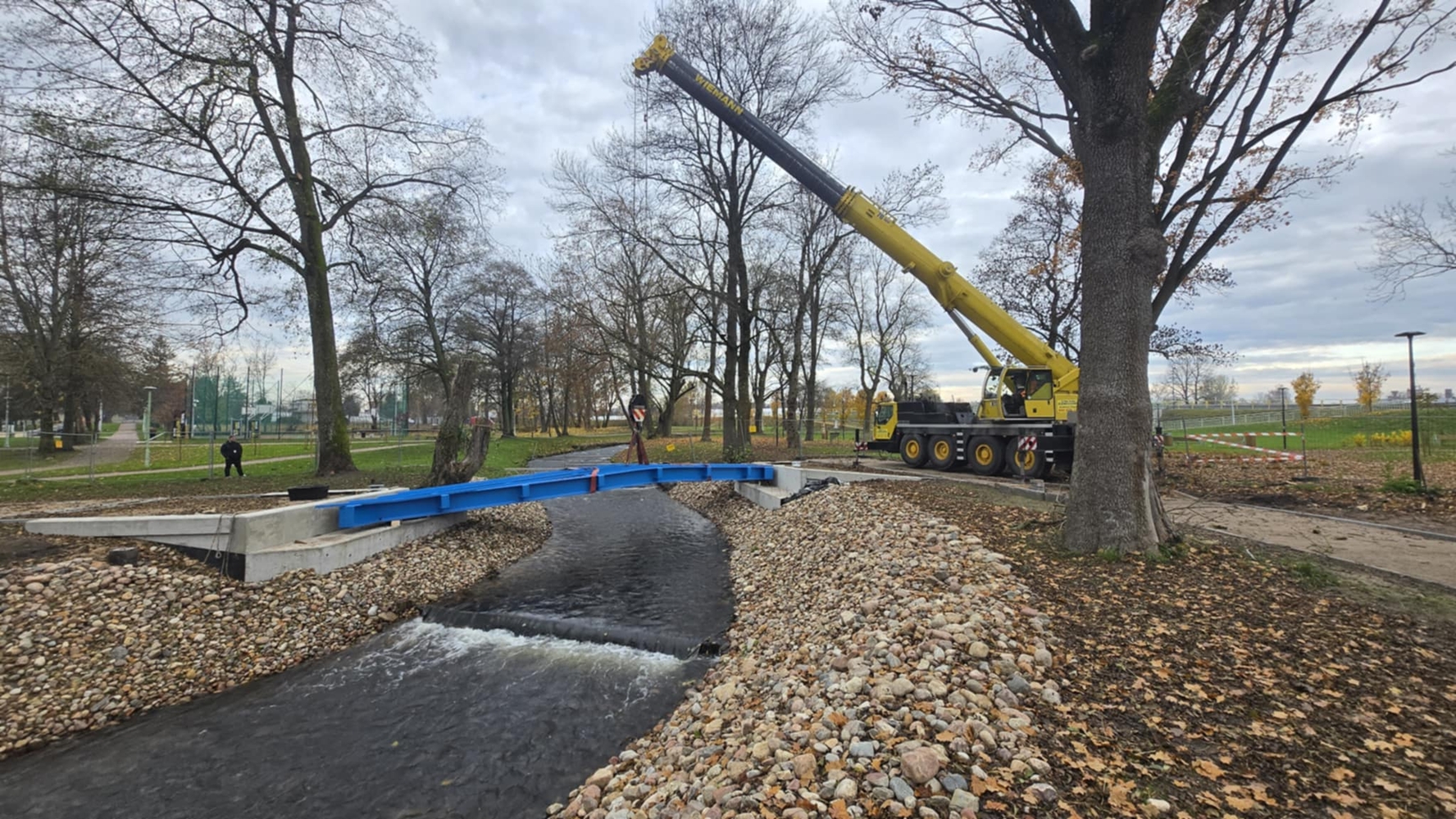 Kładka nad Czarną Hańczą nabiera kształtów 5 Kladka nad Czarna Hancza 50cc3697 ade1 432b 9ef7 b29669d383e9
