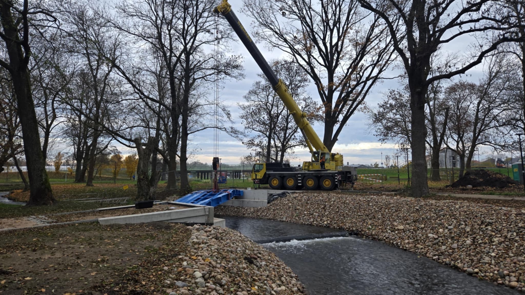 Kładka nad Czarną Hańczą nabiera kształtów 6 Kladka nad Czarna Hancza 99b6b055 401f 4da7 9bb5 f60298f43310