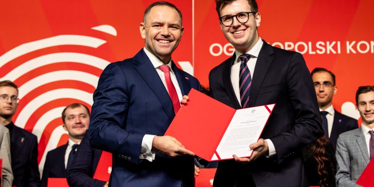 Suwalczanin wiceprzewodniczącym Rady Młodzieży przy Prezydencie RP 1 Mikołaj Bujak KPRP, Łukasz Błasikiewicz KPRP.