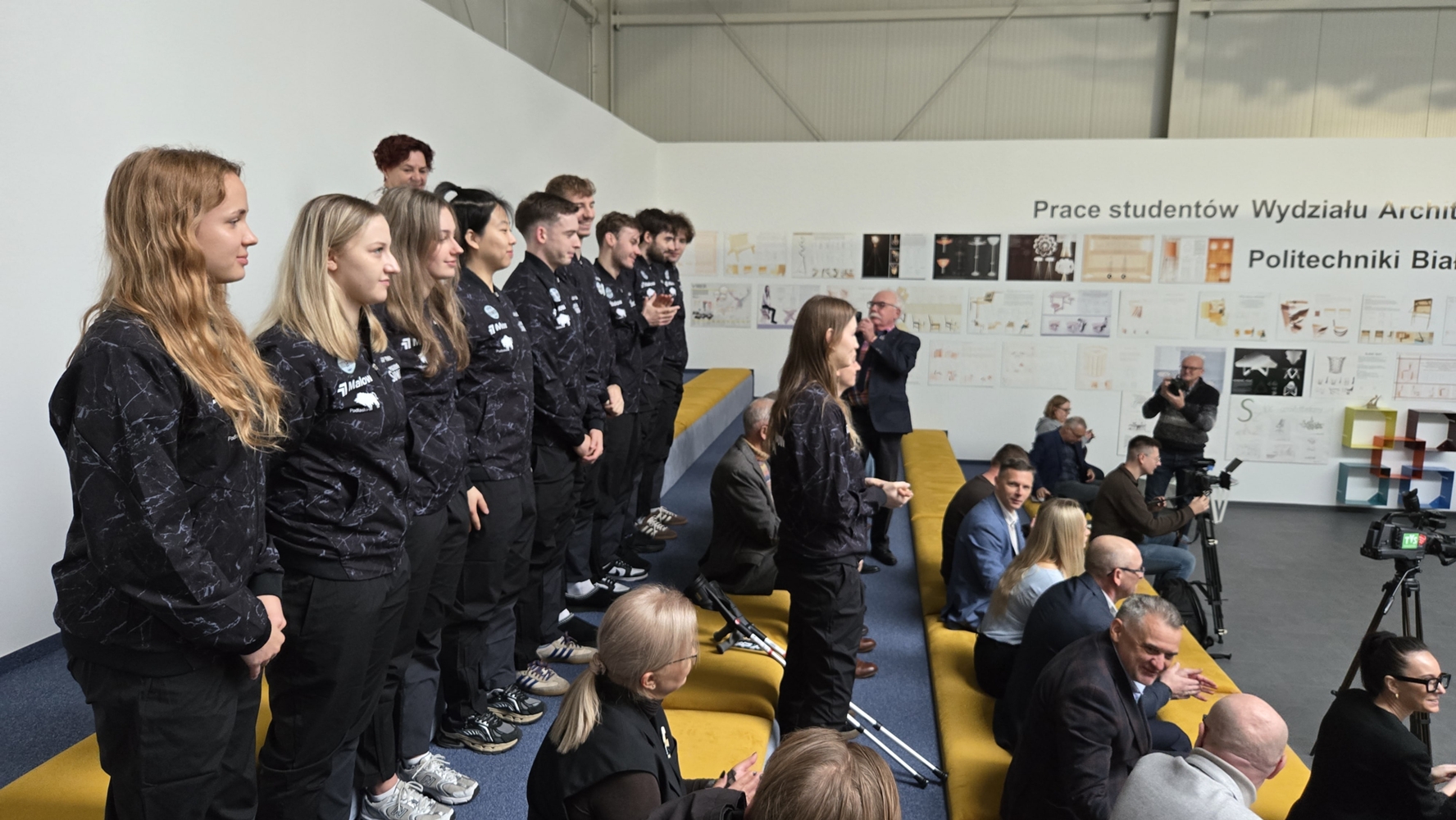 Prezentacja zawodników SKB 8 Prezentacja zwodnikow SKB Suwalki60141112 afe7 4fee bf13 7a5256cee8a3