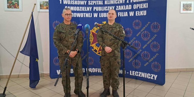 (Z lewej) płk Piotr Drozd oraz płk Aleksander Michalski