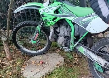 Dzielnicowy zatrzymał motocyklistę bez uprawnień 2 Fot. KPP Ełk