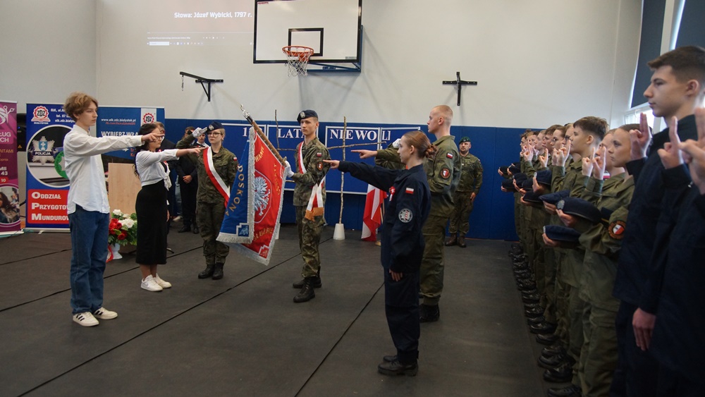 Uroczyste ślubowanie nowych kadetów 14 slubowanie zdz013