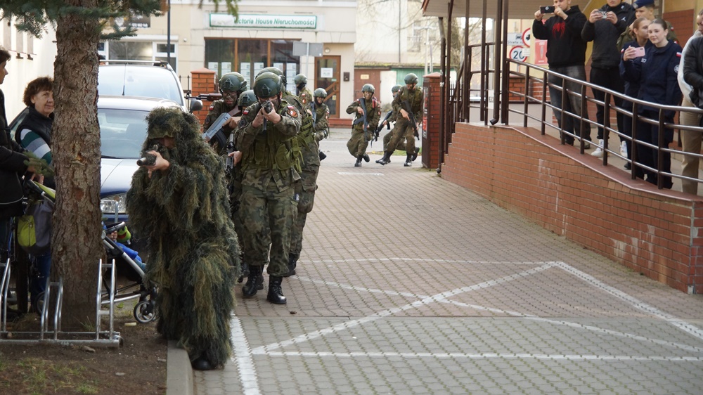 Uroczyste ślubowanie nowych kadetów 34 slubowanie zdz035