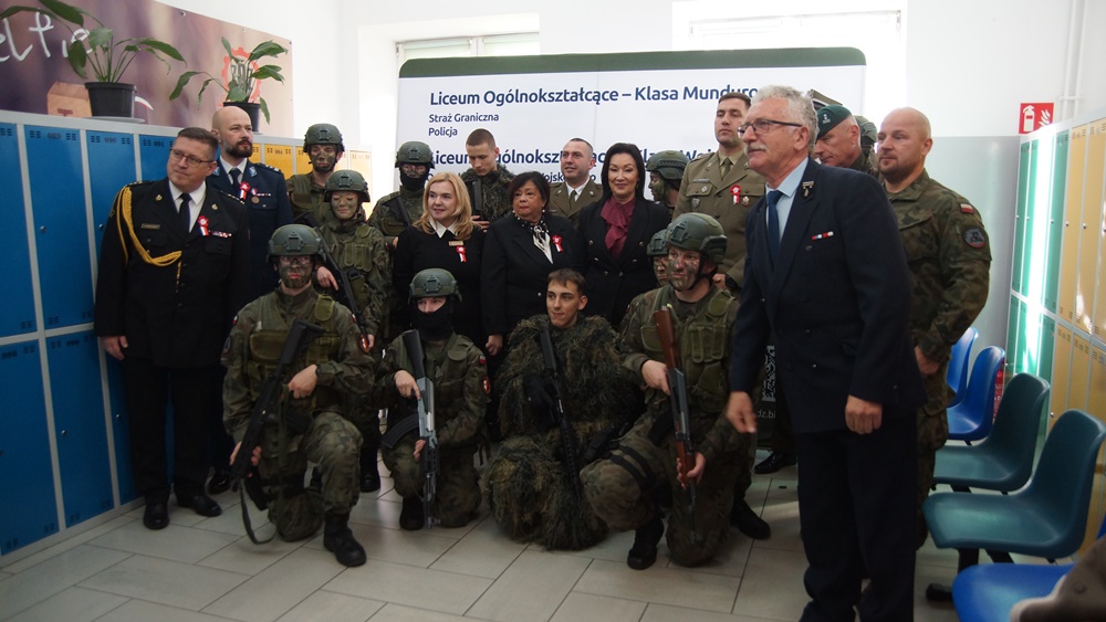 Uroczyste ślubowanie nowych kadetów 43 slubowanie zdz045