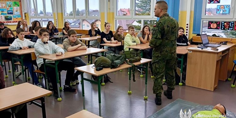 Wojsko wchodzi do szkół 1 wojsko