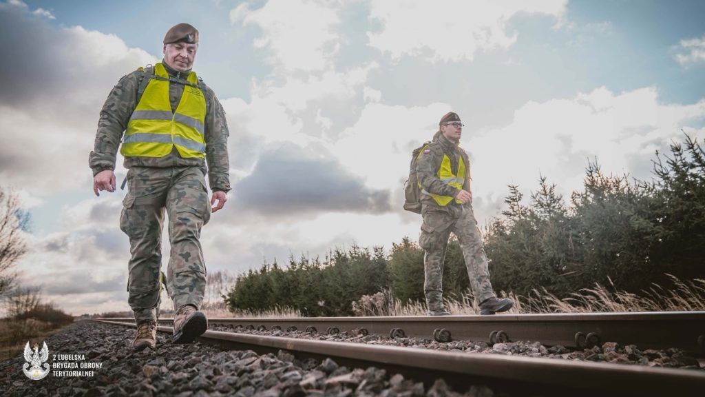 Trzeci stopień alarmowy na wybranych liniach kolejowych 1 wot