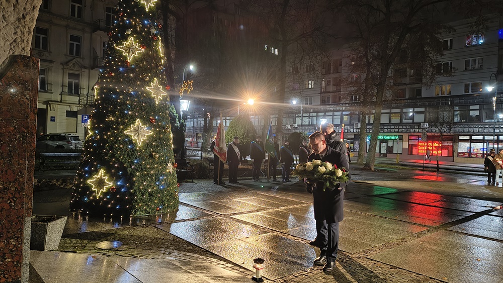 Miejskie obchody 44. rocznicy wprowadzenia stanu wojennego 5 44 rocznica wprowadzenia w Polsce stanu wojennego Elk 2025 5