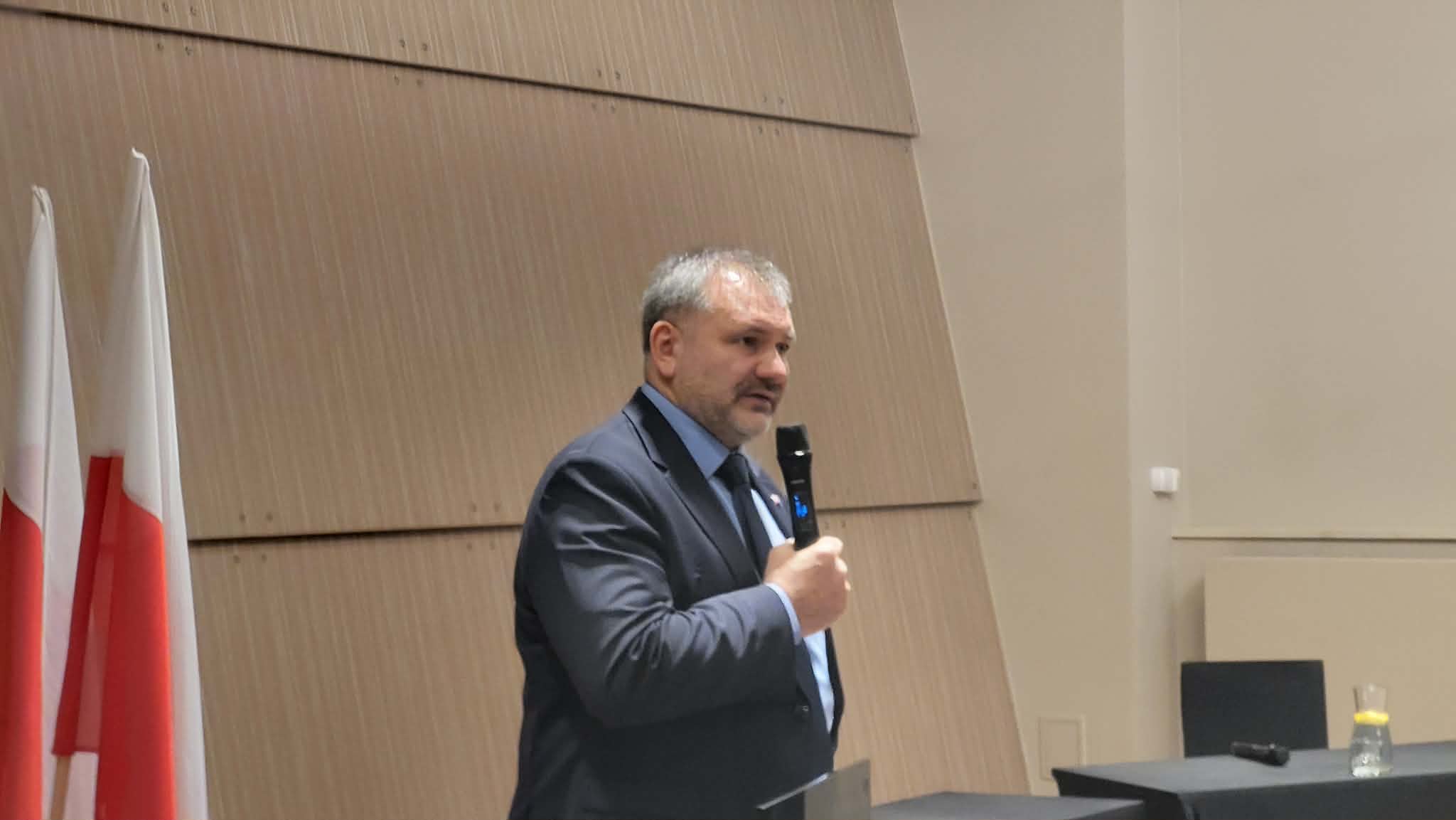 Ponad 120 osob na spotkaniu z ministrem 3 5