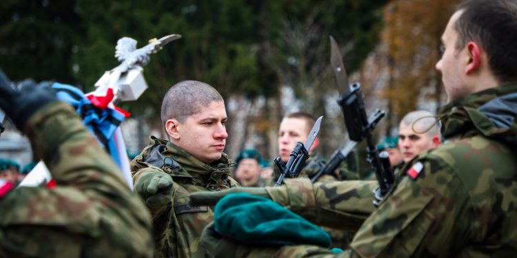 Przysięga żołnierzy 14. Pułku Przeciwpancernego w Suwałkach 1 źródło: 14 Suwalski Pułk Przeciwpancerny