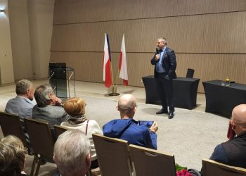 Ponad 120 osob na spotkaniu z ministrem 2 6 1