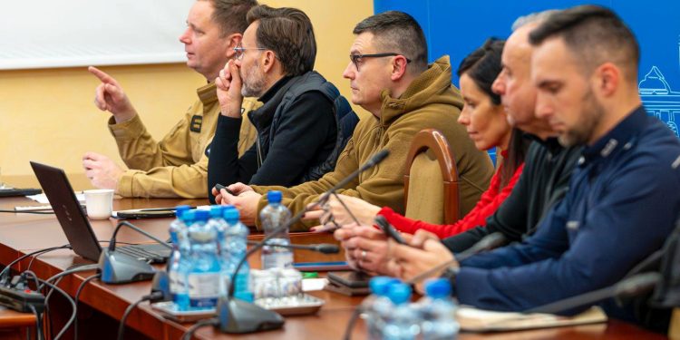 Odprawa wojewody ze służbami i MSWiA 1 PUW