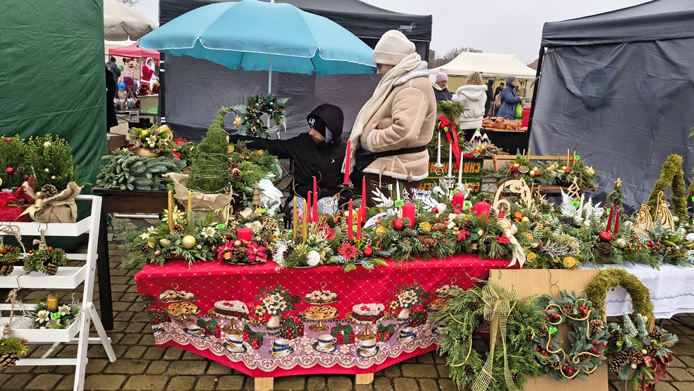 Święta tuż tuż. W Ełku trwa Jarmark Bożonarodzeniowy 28 Jarmark Bozonarodzeniowy Elk 2025 13