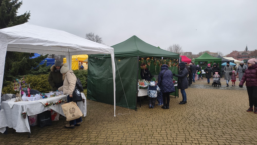 Święta tuż tuż. W Ełku trwa Jarmark Bożonarodzeniowy 17 Jarmark Bozonarodzeniowy Elk 2025 17