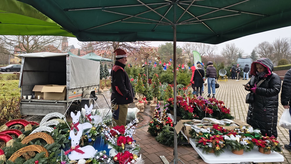 Święta tuż tuż. W Ełku trwa Jarmark Bożonarodzeniowy 24 Jarmark Bozonarodzeniowy Elk 2025 25