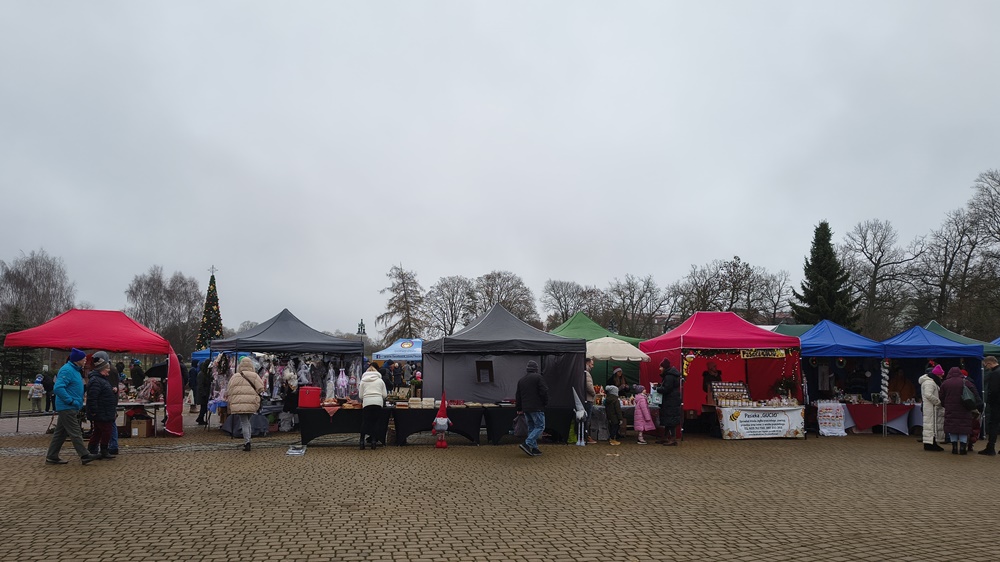 Święta tuż tuż. W Ełku trwa Jarmark Bożonarodzeniowy 27 Jarmark Bozonarodzeniowy Elk 2025 28
