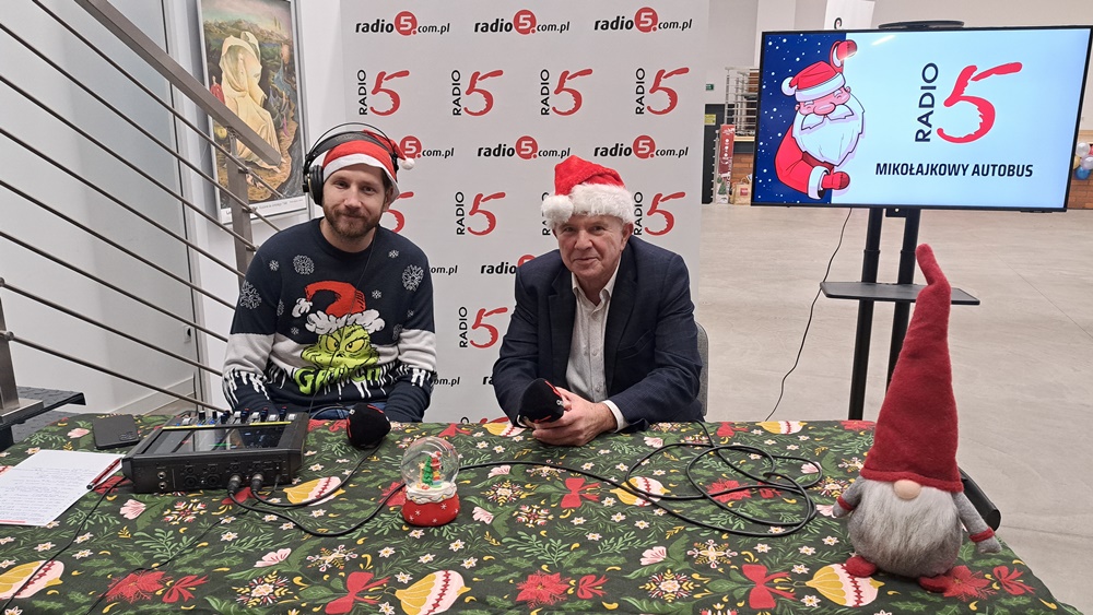 Ruszył Mikołajkowy Autobus Radia 5 5 Marek chojnowski starosta Powiatu Elckiego