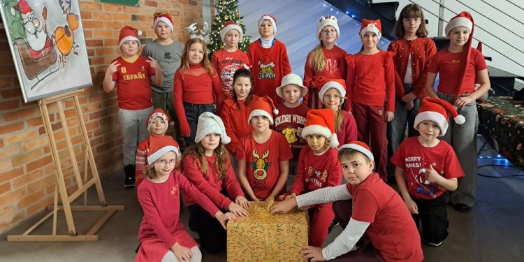 Ruszył Mikołajkowy Autobus Radia 5 1 Mikołajkowy Autobus Radia 5