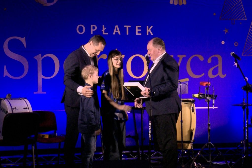 RPk48925 01.MP4.00 00 02 18.Still001