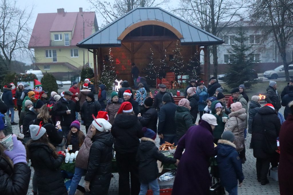 Rozświetlone Wiżajny 102 Swietlica Gminna w Wizajnach 017 1