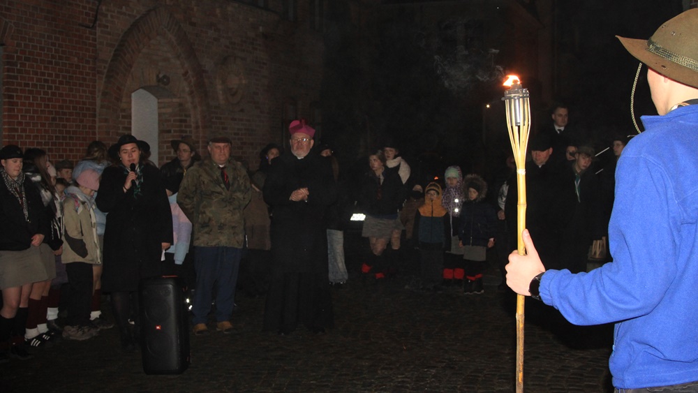 Światło z Groty Narodzenia Pańskiego dotarło do Ełku 6 a3 1