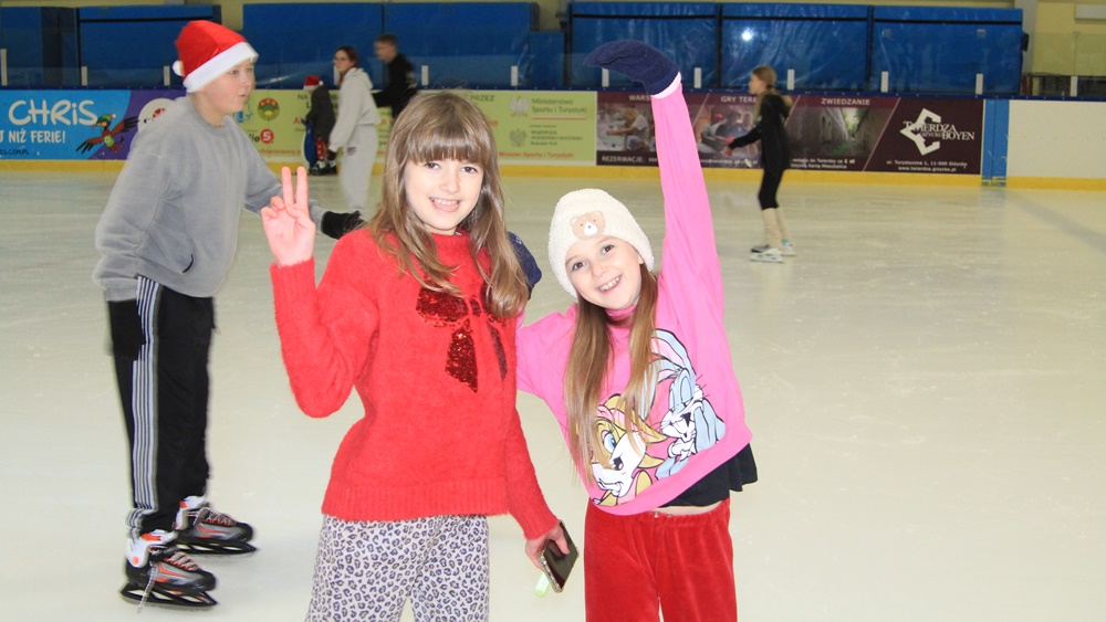 Dzieci świetnie się bawiły na lodowisku 10 a9