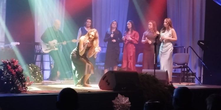 Pełna sala na premierze koncertu świątecznego 1 c g