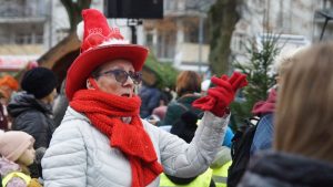 Choinka w parku już ozdobiona! 3 choinko009