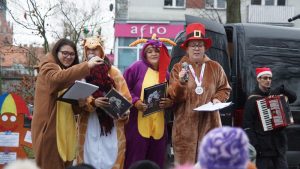 Choinka w parku już ozdobiona! 4 choinko010