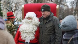 Choinka w parku już ozdobiona! 11 choinko017