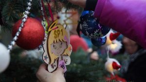 Choinka w parku już ozdobiona! 18 choinko024