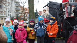 Choinka w parku już ozdobiona! 22 choinko028