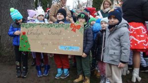Choinka w parku już ozdobiona! 24 choinko030