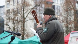 Choinka w parku już ozdobiona! 32 choinko038