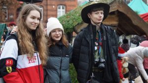 Choinka w parku już ozdobiona! 39 choinko045