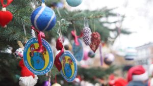 Choinka w parku już ozdobiona! 44 choinko050