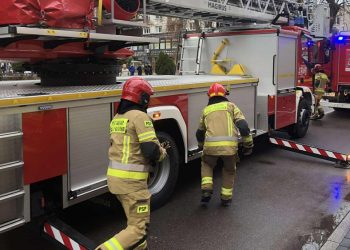 Ewakuacja pracowników ełckiego sądu. Na szczęście to tylko ćwiczenia 6 cwiczenia glowne