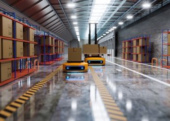 Autonomiczny wózek widłowy w magazynie