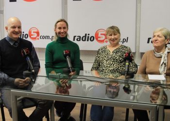 Prezenty dostarczone, dzieci nie kryły radości 6 Fot. Radio 5