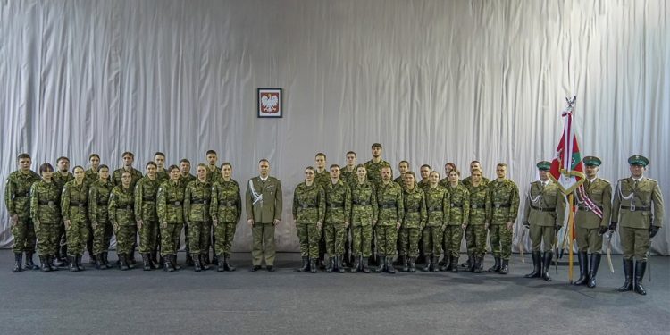 31 nowych strażników granicznych wypowiedziało słowa roty 1 zdj. W-MOSG
