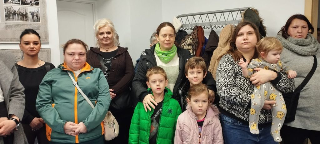 Przekazali kurtki potrzebującym 6 kurtki 4