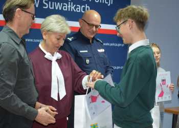 Konkurs "Świat bez przemocy" 33 KMP Suwałki