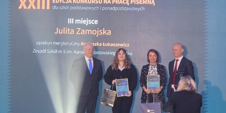 Sukces uczniów ełckich szkół w konkursie organizowanym przez NBP 1 zdj. Agnieszka Łukaszewicz