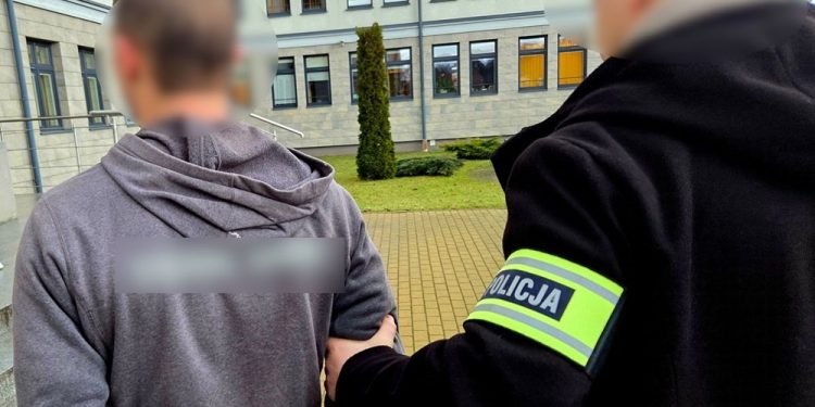 Zapadły kolejne wyroki w trybie przyspieszonym wobec nieodpowiedzialnych kierowców 1 zdj. KPP w Olecku