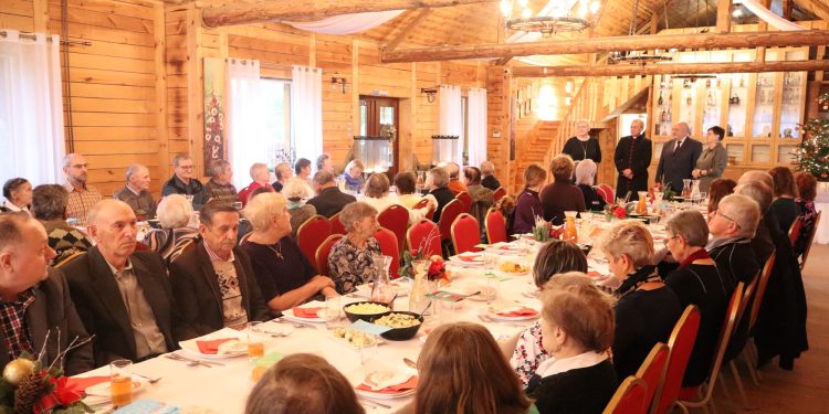 Tradycyjnie i klimatycznie w Wiżajnach 1 źródło Świetlica Gminna w Wiżajnach004