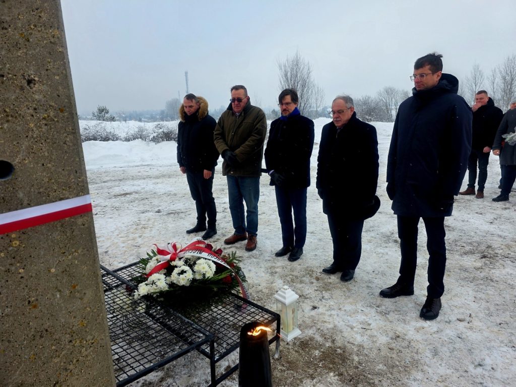 Władze miasta uczciły poległych powstańców 6 003