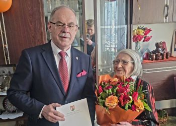 20260121 100Latka scaled crop